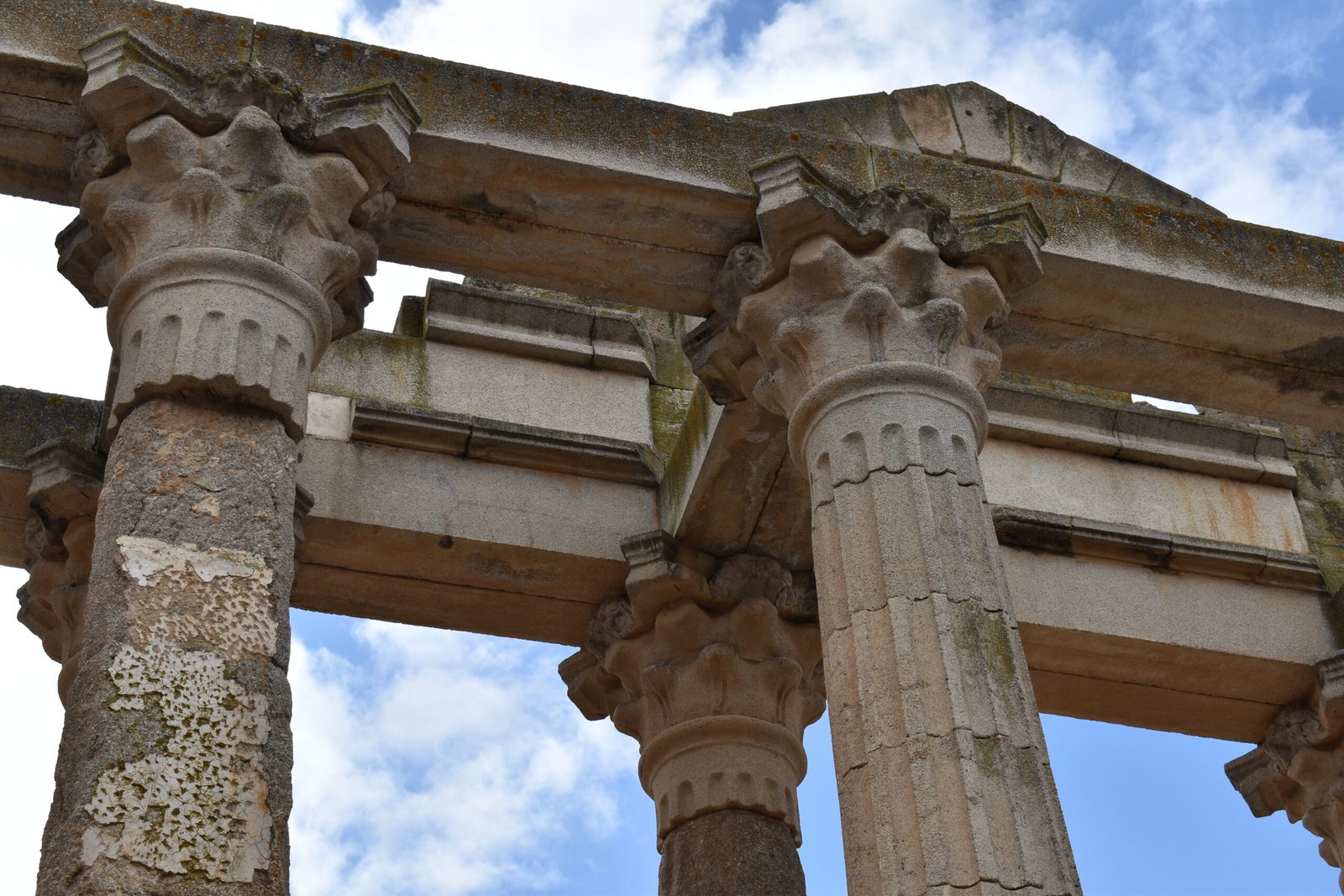 Capital of the Temple to the Imperial Cult, the Templo de Diana, in M&eacute;rida, Spain.