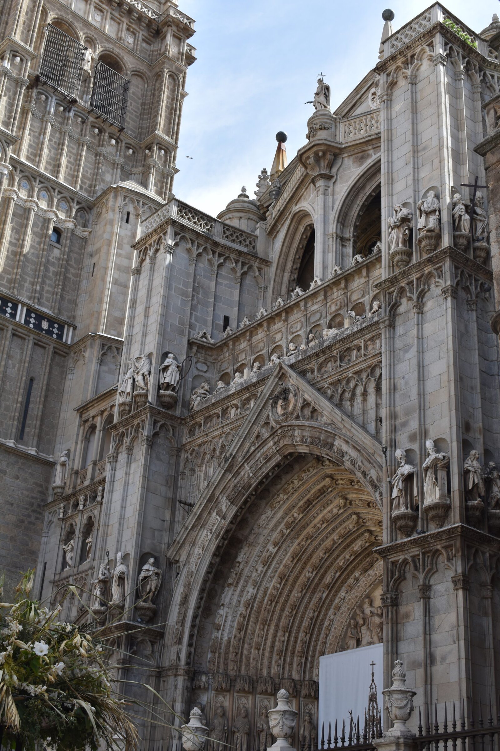 The cathedral fa&ccedil;ade in Toledo, Spain.